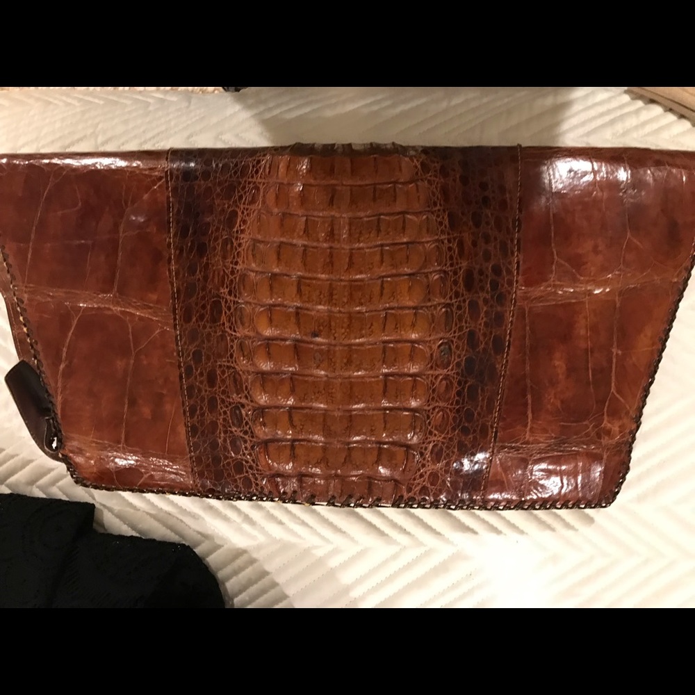Woman’s Vintage alligator purse “pelayo “
